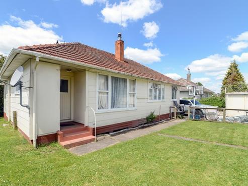 52 Puriri Crescent, Hillcrest