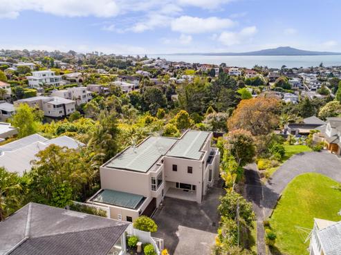 60B Parr Terrace, Castor Bay