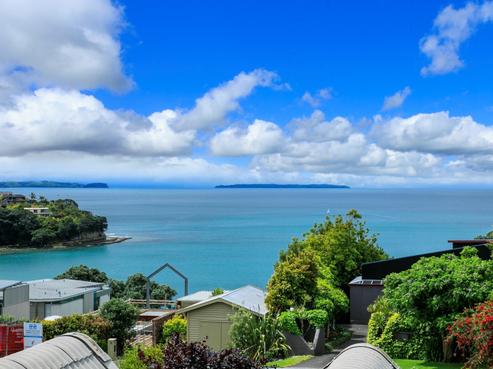 2/4 Bournemouth Terrace, Murrays Bay