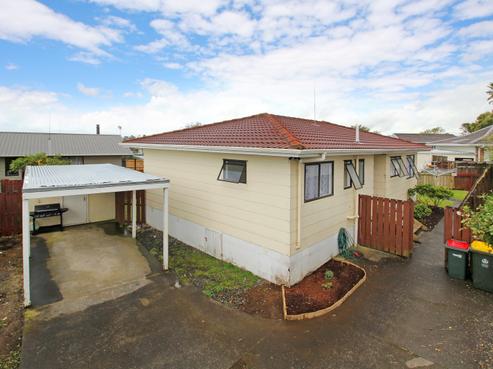 2/24 Kennington Drive, Clendon Park