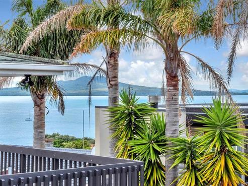 17 Eastcliffe Road, Castor Bay