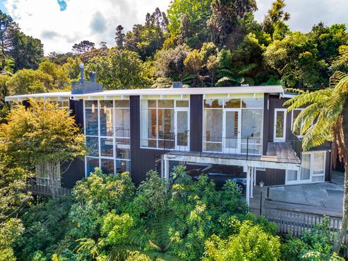 8 Natusch Road, Belmont