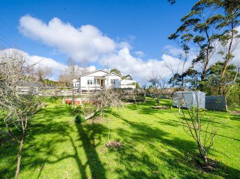 6 Township Road, Waitakere