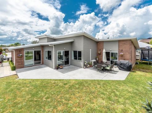 94 New Borman Road, Huntington