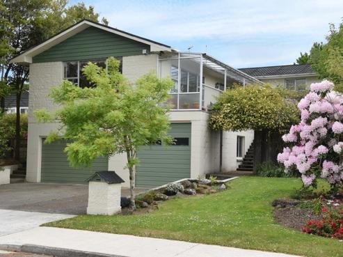 54 Montrose Street, Gladstone
