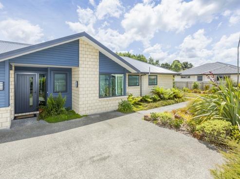 14B Sunstone Crescent, Brown Owl