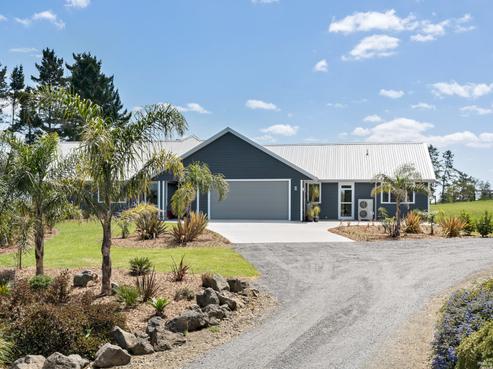 31 Sim Road, Karaka