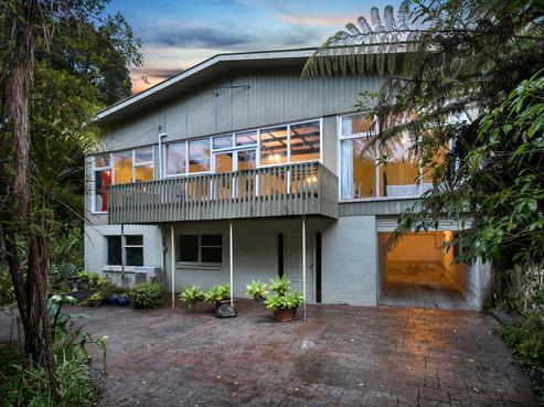 2 Mahoe Road, Titirangi