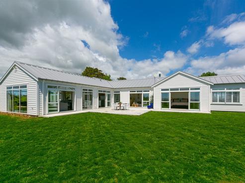 75 Bishop Road, Hillsborough