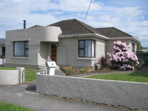 99 Main Street, Mataura