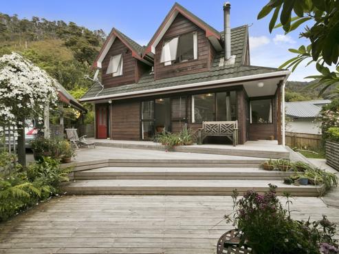 28A Ferry Road, Days Bay