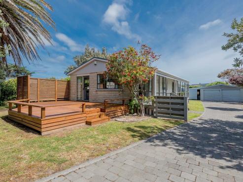 2 Fenside Street, Waikanae Beach