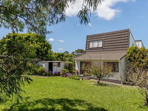 906 Whangaparaoa Road, Manly