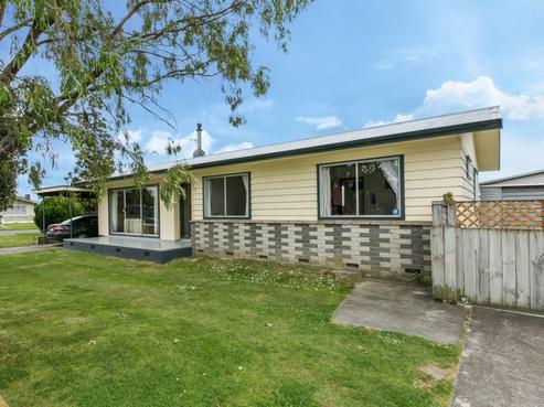 94 Harold Holt Avenue, Onekawa