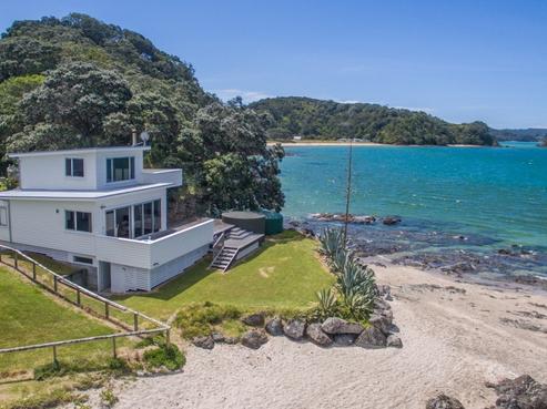 169 Ohawini Road, Oakura Coast