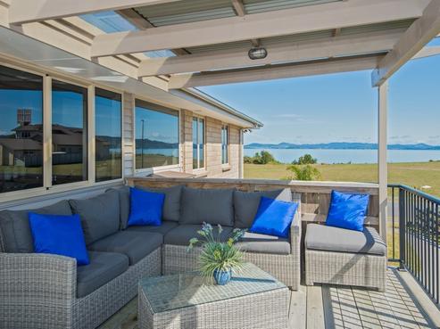 37 Karoro Road, One Tree Point