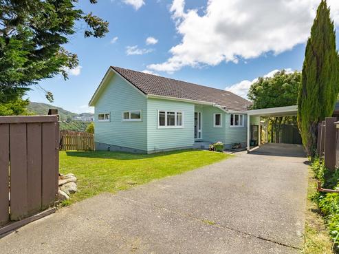 12 Clapham Grove, Stokes Valley