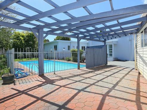 1010 Stirling Street, Raureka