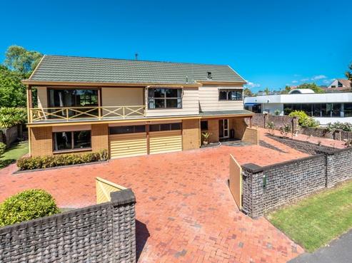 812 River Road, Chartwell