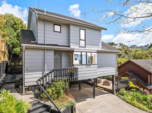 2/16 Waratah Street, Birkenhead
