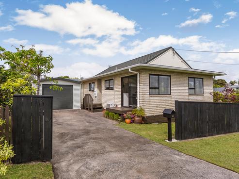 2A Taipari Road, Te Atatu Peninsula