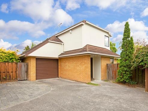 15 Millhouse Drive, Northpark