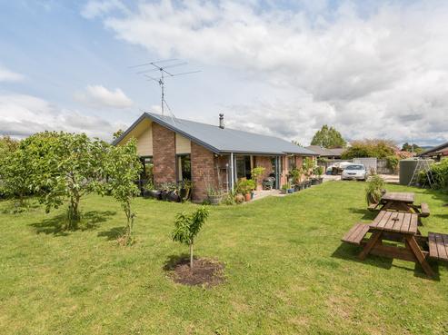 6 Whiting Drive, Wakefield