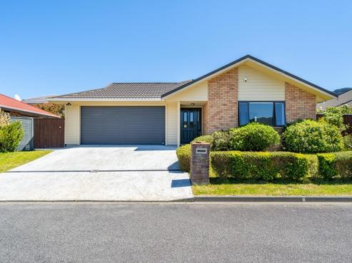8 Mcewen Crescent, Riverstone Terraces