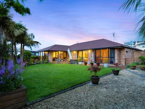 1 The Ritz, Orewa