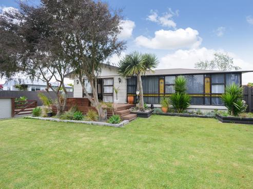 27 Sutton Avenue, Clive