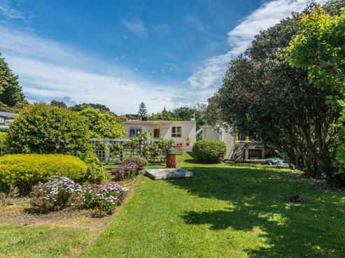 13 Dell Road, Raumati South