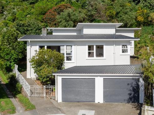 20 Breton Grove, Kingston
