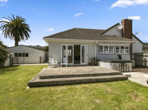 77 Hall Crescent, Epuni