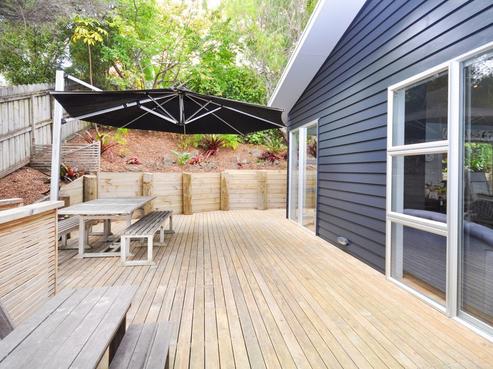 10 Springwater Vale, Unsworth Heights