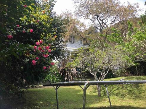 10 Gill Road, Lowry Bay