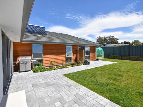 37 Awa Toru Drive, Fairfield