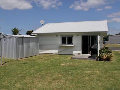 12 Captain Wood Avenue, Whitianga