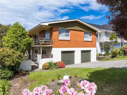 123 Easther Crescent, Kew