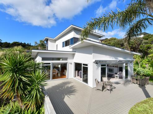 44 Beauvoir Avenue, Matakatia
