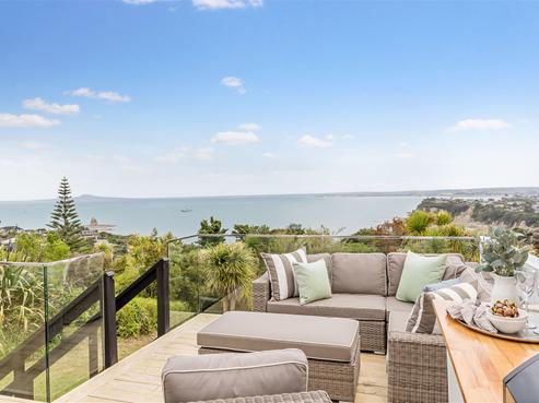 33 Roberts Road, Matakatia