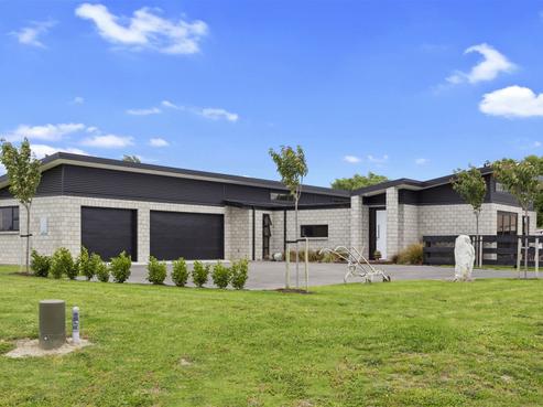 10 Riverside Way, Amberley