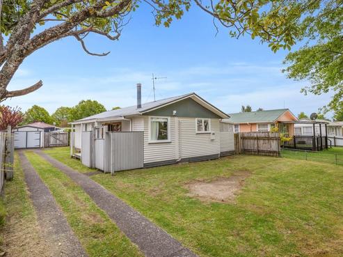 69 Te Rangitautahanga Road, Turangi