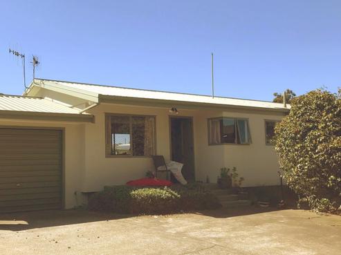 620 Park Road South, Akina