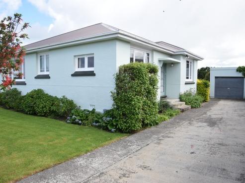 8 Fulton Street, Gladstone