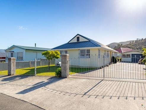 22 Helvetia Grove, Naenae