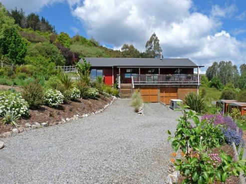 8 Hooper Place, Wakefield