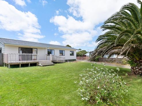 5 Clarks Beach Road, Clarks Beach