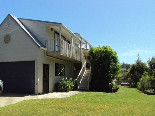 2 Tapeka Heights Lane, Russell