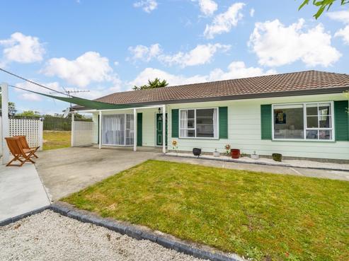 6 Memphis Grove, Totara Park