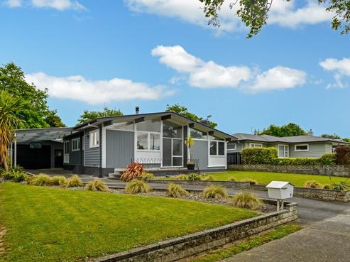 8 Aspiring Avenue, Milson